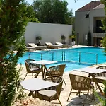 Apartament Holidays *