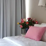 Holidays * Ýpsos